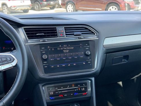 Used 2023 Volkswagen Tiguan SE image 7