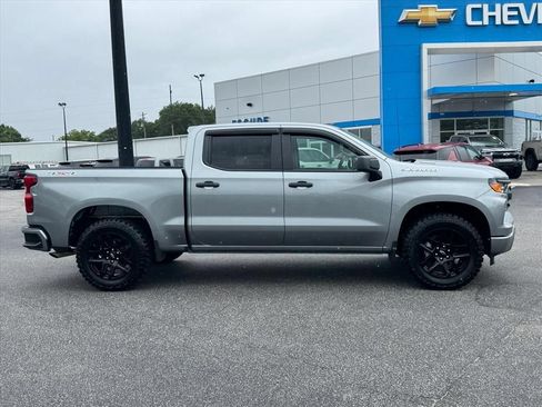 Used 2026 Chevrolet Silverado 1500 Custom AWD/4WD image 2