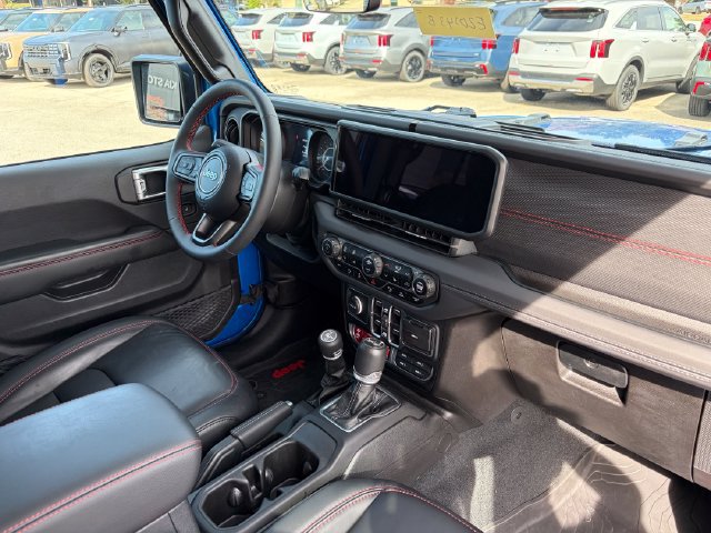 Used 2024 Jeep Wrangler Unlimited Rubicon w/ Technology Group AWD/4WD image 26