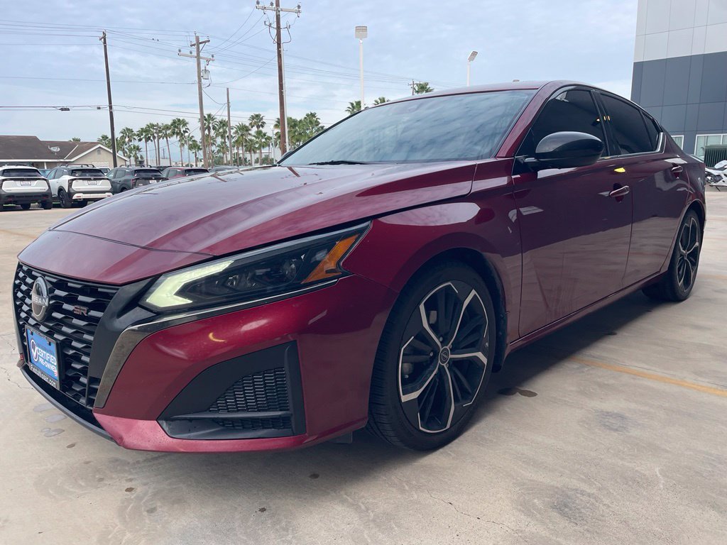 Used 2023 Nissan Altima 2.5 SR w/ SR Premium Package FWD image 5