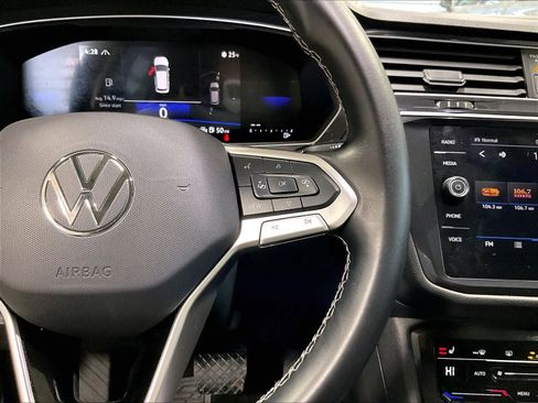 Used 2024 Volkswagen Tiguan SE image 24