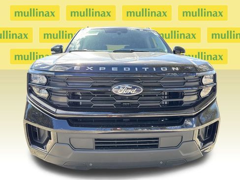 New 2026 Ford Expedition Active image 12