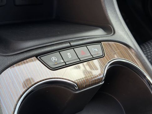 Used 2023 GMC Acadia SLE FWD image 37