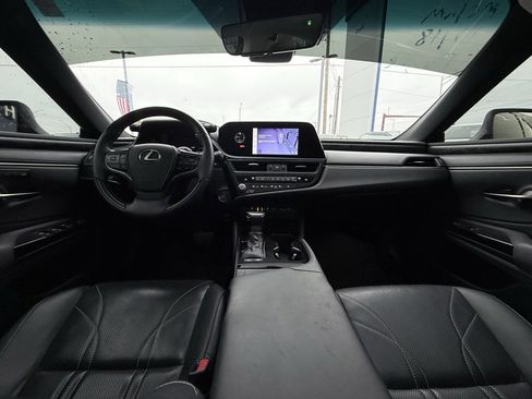 Used 2023 Lexus ES 300h w/ Luxury Package image 26