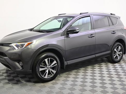 Used 2016 Toyota RAV4 XLE AWD/4WD image 2