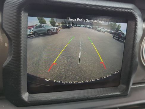 Used 2019 Jeep Wrangler Unlimited Sahara w/ Uconnect 4C Nav & Sound Group AWD/4WD image 26