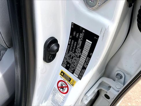 Used 2019 Toyota Highlander Limited FWD image 35