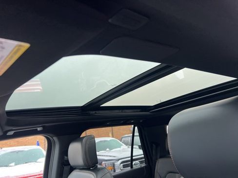 Certified 2022 Ford Expedition Platinum image 19