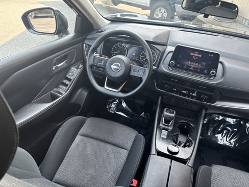 Used 2024 Nissan Rogue SV AWD/4WD image 18