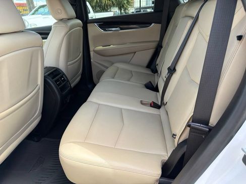 Used 2019 Cadillac XT5 FWD image 12