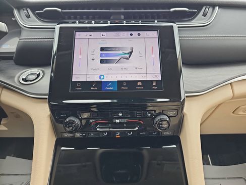 Used 2021 Jeep Grand Cherokee L Limited image 25