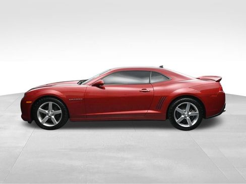 Used 2015 Chevrolet Camaro LT w/ 1LT Preferred Package RWD image 2