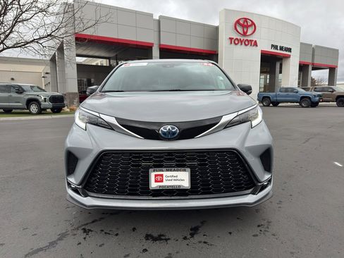 Certified 2024 Toyota Sienna XSE w/ XSE Premium Package image 6