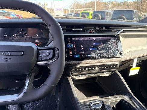 New 2026 Jeep Cherokee Limited image 17