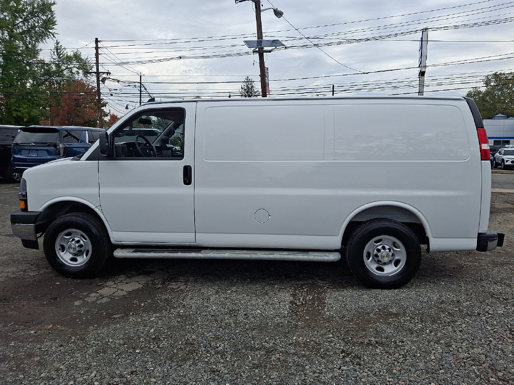 Used 2025 Chevrolet Express 2500 w/ Driver Convenience Package RWD image 4