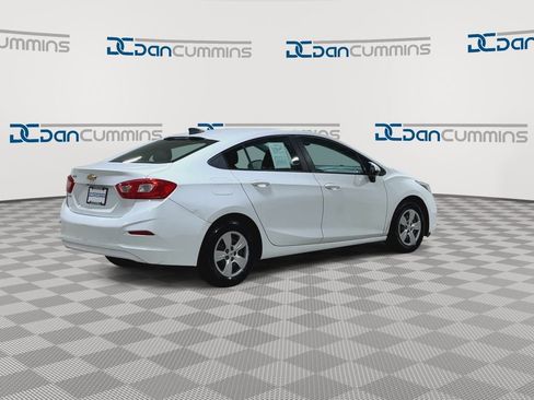 Used 2017 Chevrolet Cruze LS FWD image 8