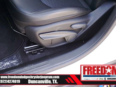 New 2026 Jeep Compass Latitude AWD/4WD image 37