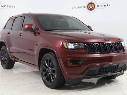 Used 2017 Jeep Grand Cherokee Altitude image 20