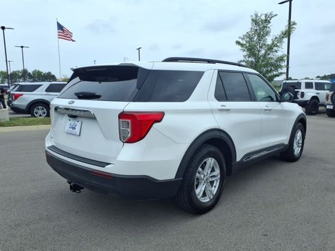 Used 2020 Ford Explorer XLT RWD image 3