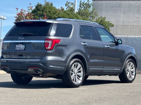 Used 2019 Ford Explorer Limited w/ Class III Trailer Tow Package FWD image 2