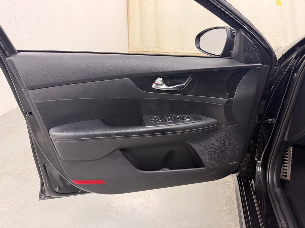Used 2021 Kia Forte GT-Line w/ GT-Line Premium Package FWD image 16