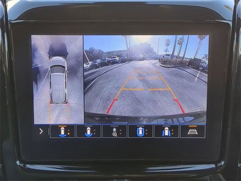 Used 2021 Chevrolet Traverse LT w/ LT Premium Package image 26