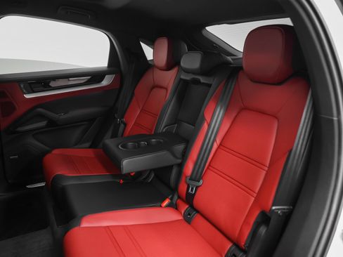 Certified 2026 Porsche Cayenne Coupe AWD/4WD image 37