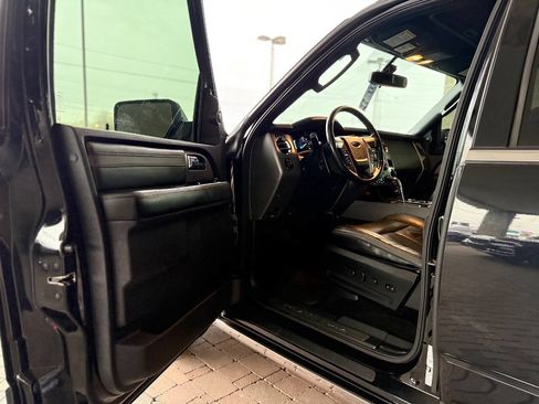 Used 2016 Ford Expedition Platinum AWD/4WD image 25