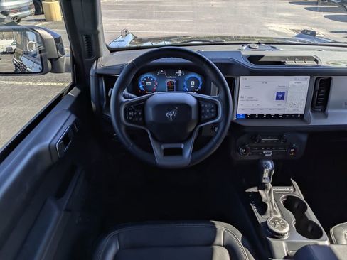 Used 2025 Ford Bronco Outer Banks image 17