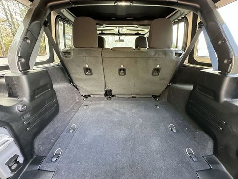 Used 2021 Jeep Wrangler Unlimited Sport image 21