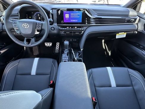 Used 2026 Toyota Camry Hybrid w/ Convenience Package FWD image 10