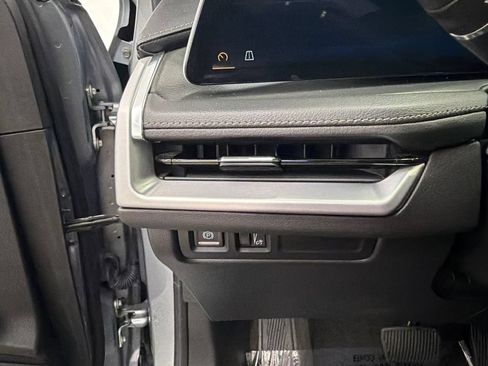 Used 2024 Cadillac XT4 Premium Luxury AWD/4WD image 32