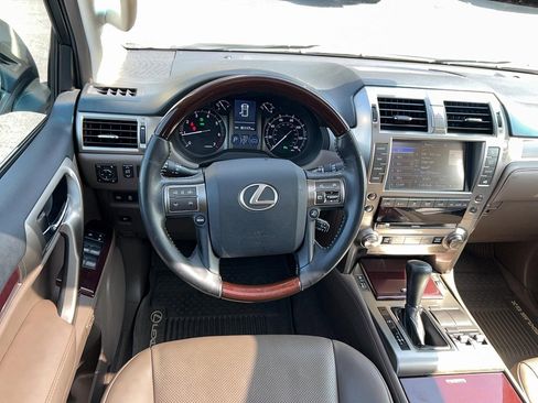 Used 2019 Lexus GX 460 Premium image 16