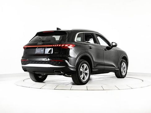 Certified 2025 Audi Q5 Premium w/ Convenience Package AWD/4WD image 5