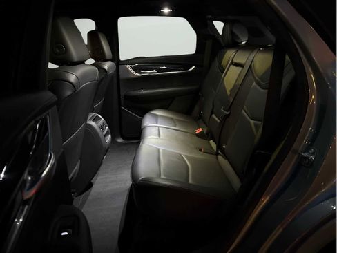 Used 2025 Cadillac XT5 Premium Luxury image 12