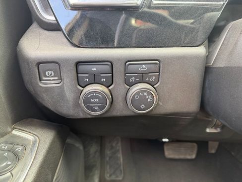 Used 2024 Chevrolet Silverado 3500 LT image 17