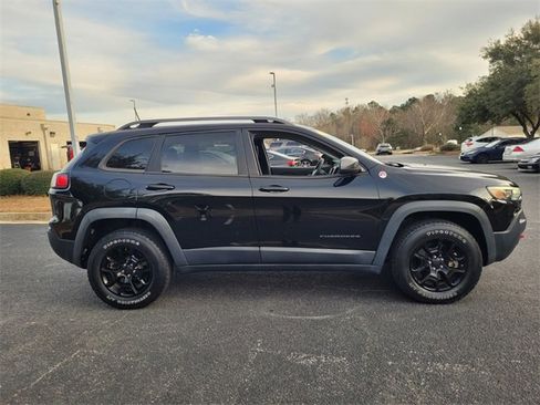 Used 2019 Jeep Cherokee Trailhawk image 17