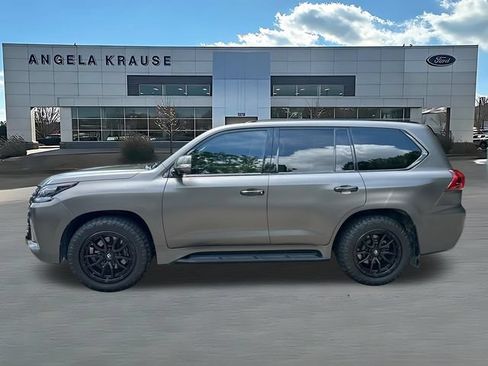 Used 2016 Lexus LX 570 4WD w/ Luxury Package image 4