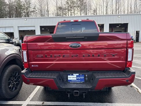 Used 2022 Ford F250 Lariat w/ Black Appearance Package image 17