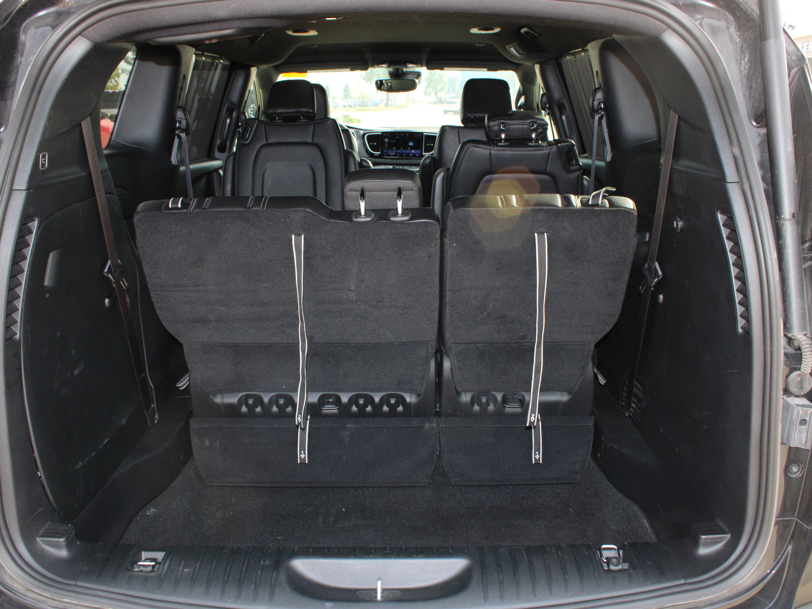 Used 2026 Chrysler Pacifica Select FWD image 17