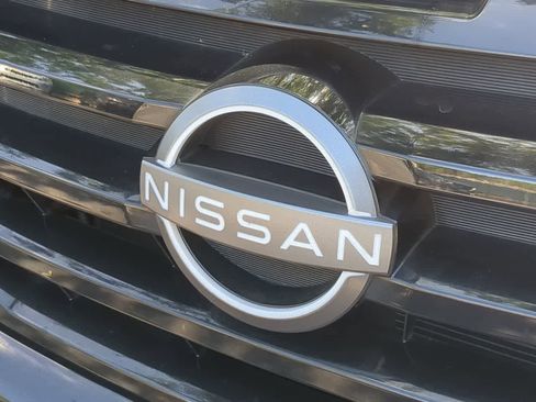 Used 2022 Nissan Pathfinder SV w/ SV Black Package FWD image 11