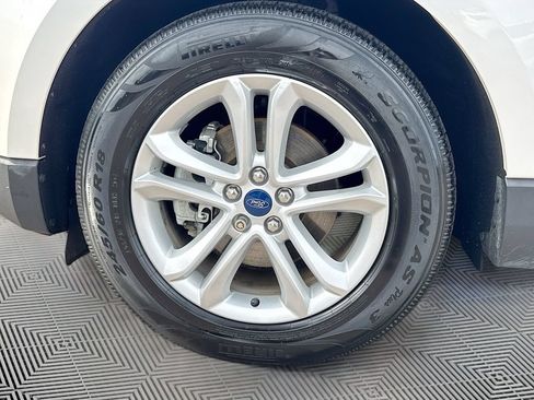 Used 2019 Ford Edge SEL w/ Equipment Group 201A FWD image 29