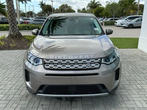 Used 2023 Land Rover Discovery Sport SE image 2