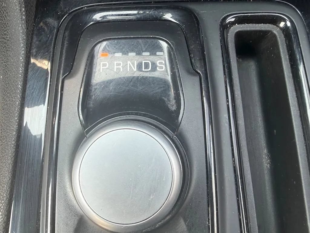 Used 2019 Chrysler 300 S RWD image 16