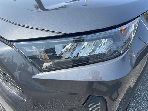 Used 2022 Toyota RAV4 LE FWD image 6