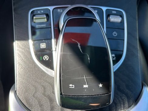 Used 2018 Mercedes-Benz GLC 300 4MATIC image 19