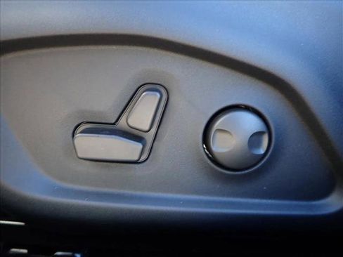 New 2026 Jeep Compass Limited image 13