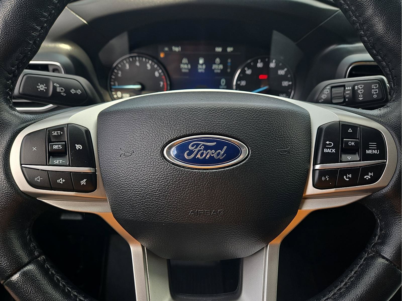 Used 2022 Ford Explorer XLT w/ Equipment Group 202A RWD image 20