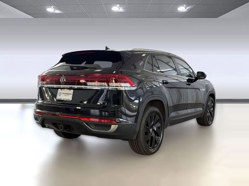 Used 2024 Volkswagen Atlas Cross Sport SE image 9