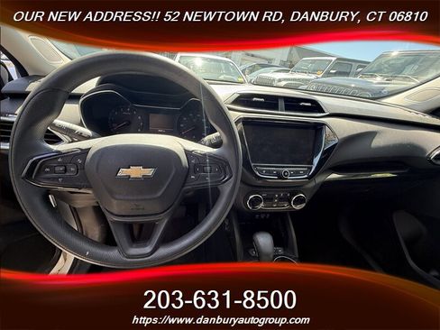 Used 2022 Chevrolet TrailBlazer LT w/ Convenience Package AWD/4WD image 9